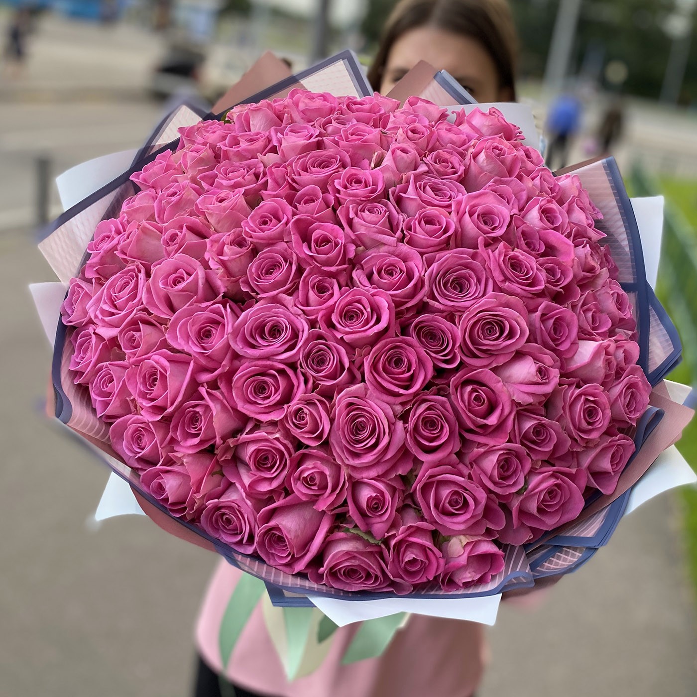 Огромный шикарный букет из 151 розовой розы